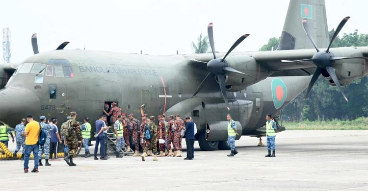 ত্রাণ নিয়ে বাংলাদেশের উদ্ধার ও চিকিৎসা দল মিয়ানমার পৌঁছাল